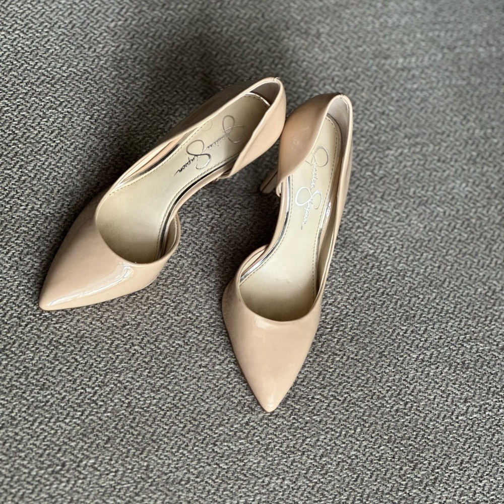 Jessica Simpson Nude Pumps - Picture 2 of 8